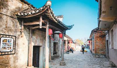 贵州江黔高速多车相撞 目击者:事发路段有积雪且为下坡 受伤人员已送医